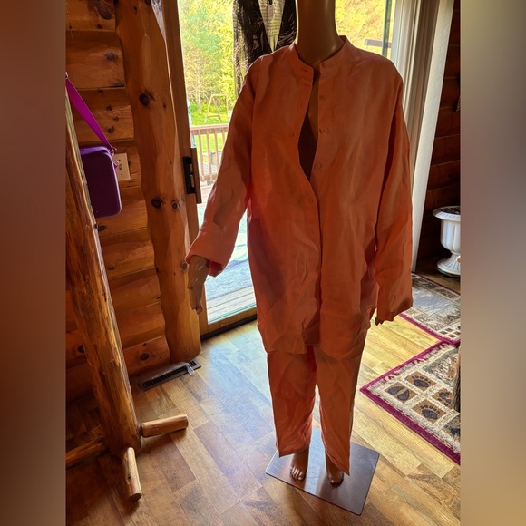 Vintage Ellen Tracy Ligh weight pants suit